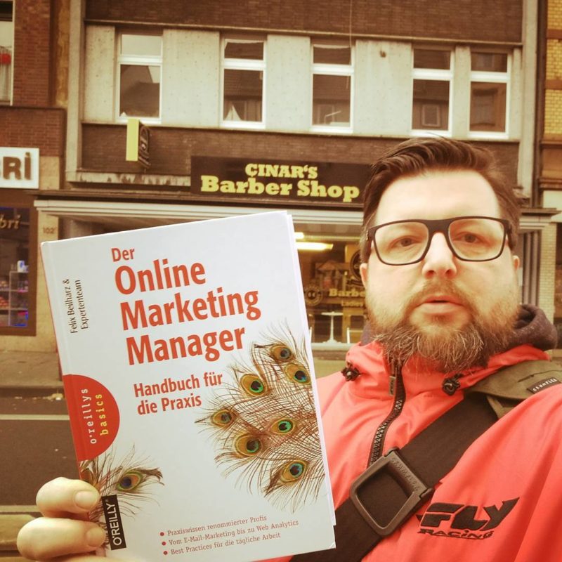 Online Marketing Manager 01